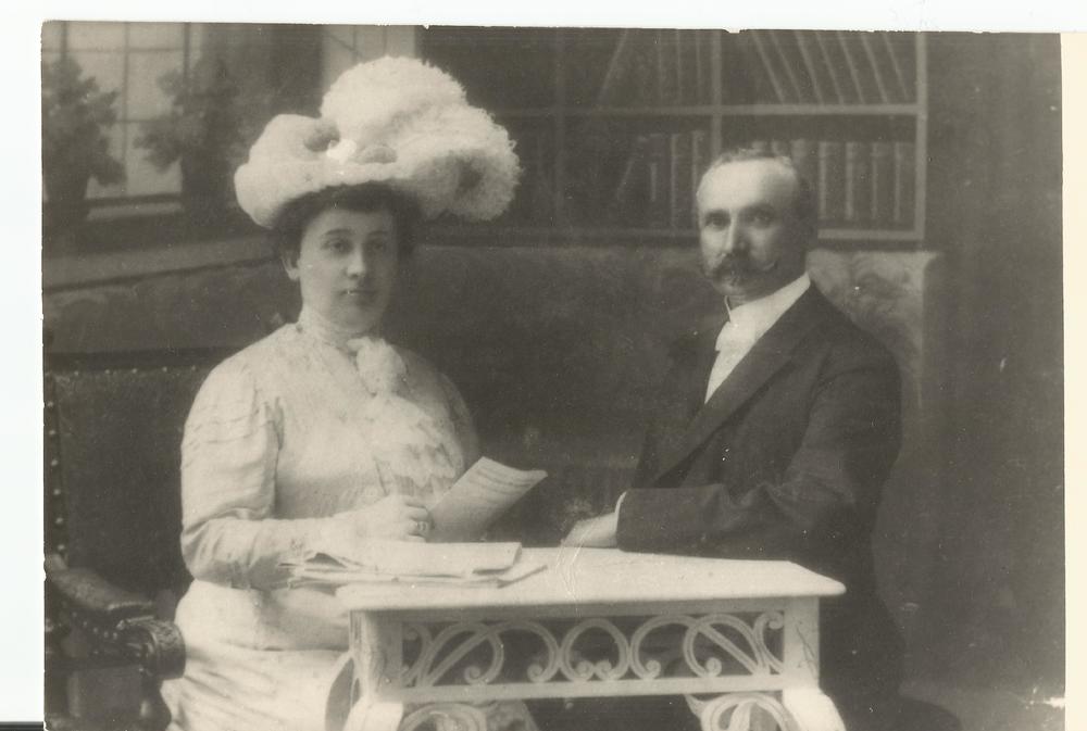 Wiktoria i Ksawery Roliński ok 1910.jpg