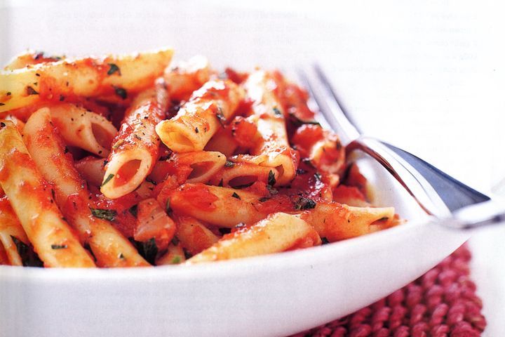 pasta-with-simple-tomato-sauce-21073-1.jpeg.4e7783052cb3d3bda25fcfc544708086.jpeg