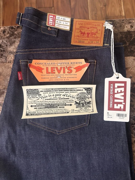 levis.webp